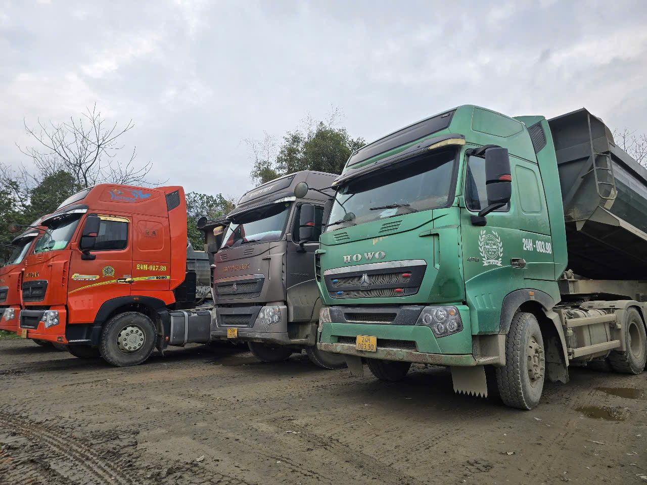 VBT tractor units at the company yard in Lào Cai